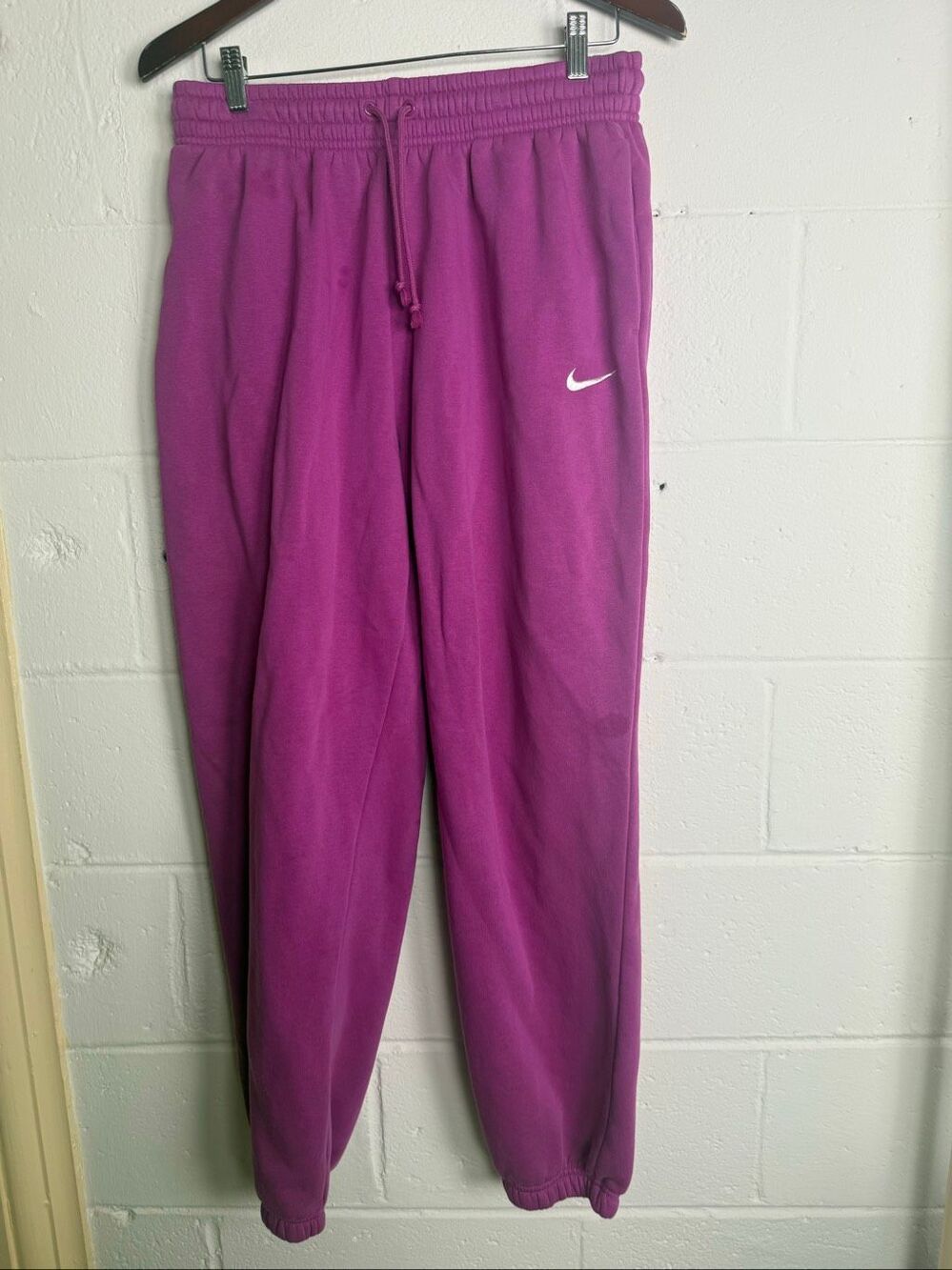 Nike Women’s Phoenix Fleece High-Waisted Oversized Sweatpants M Hot Fuchsia